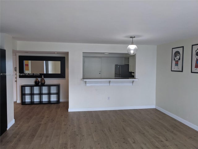 2 of 14 - 1658 Bay Rd 505, Miami Beach, FL