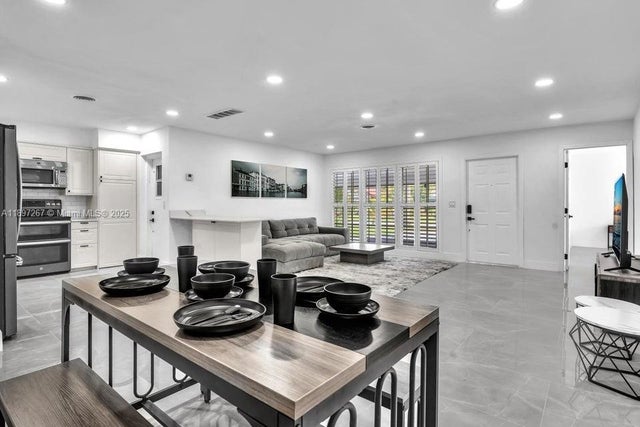 4 of 20 - 2112 N 14th Ter, Hollywood, FL