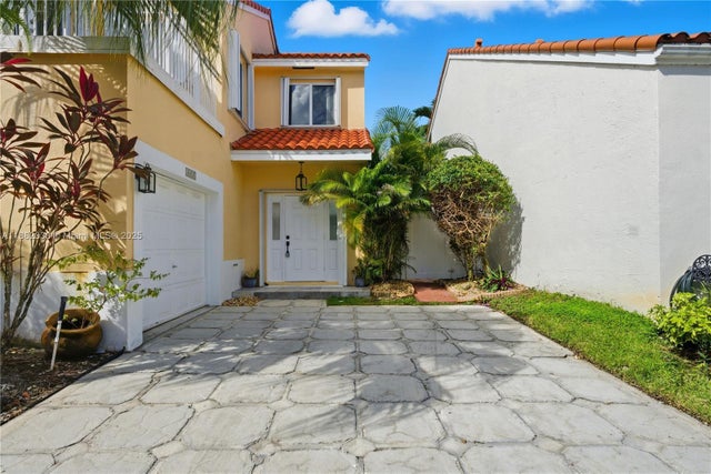 2 of 29 - 3625 Murano Dr, Hollywood, FL