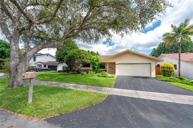 3 of 37 - 10421 Sw 146th Pl, Miami, FL