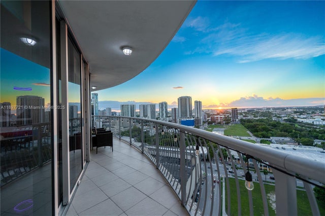 2 of 23 - 1750 N Bayshore Dr 2615, Miami, FL