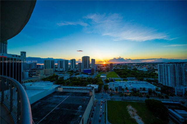 3 of 23 - 1750 N Bayshore Dr 2615, Miami, FL