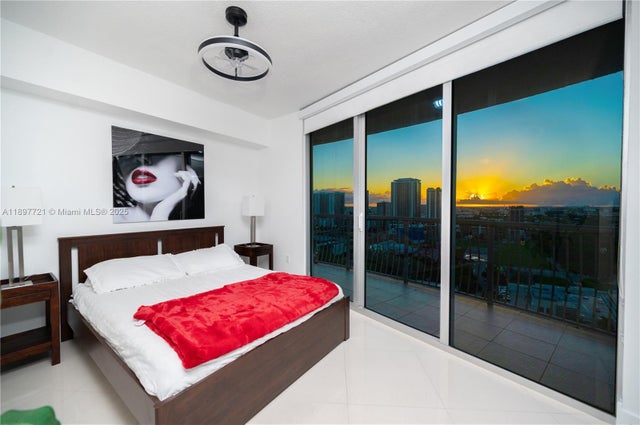 4 of 23 - 1750 N Bayshore Dr 2615, Miami, FL