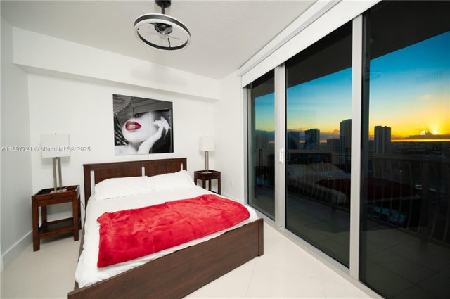 5 of 23 - 1750 N Bayshore Dr 2615, Miami, FL