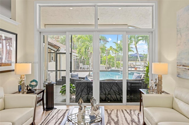 4 of 37 - 985 Spoonbill Cir, Weston, FL