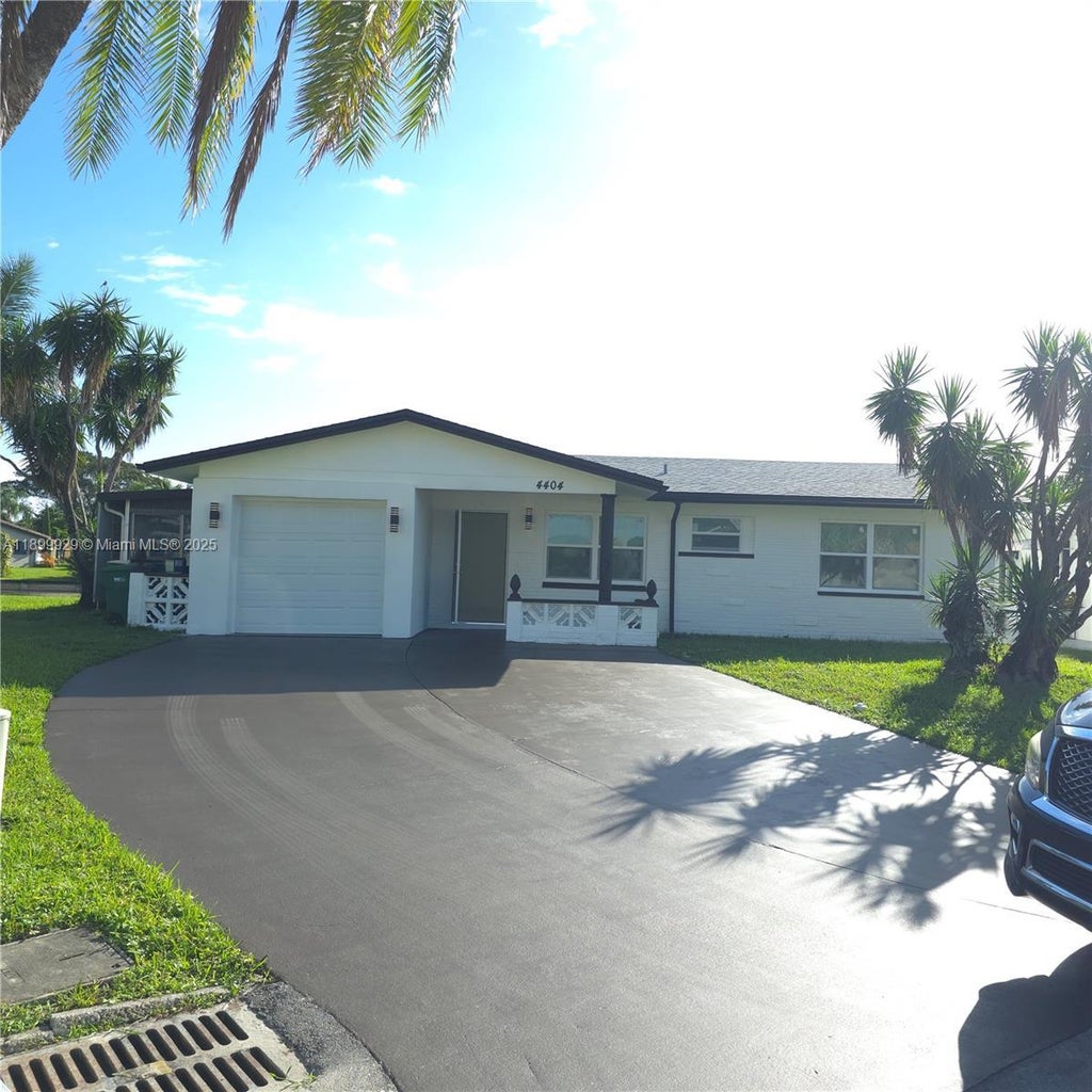 4404 Nw 46th Way, Tamarac