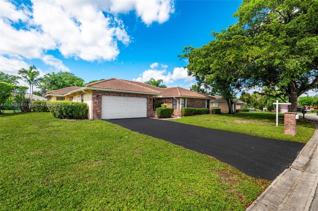 2 of 34 - 880 Nw 110th Ave, Coral Springs, FL