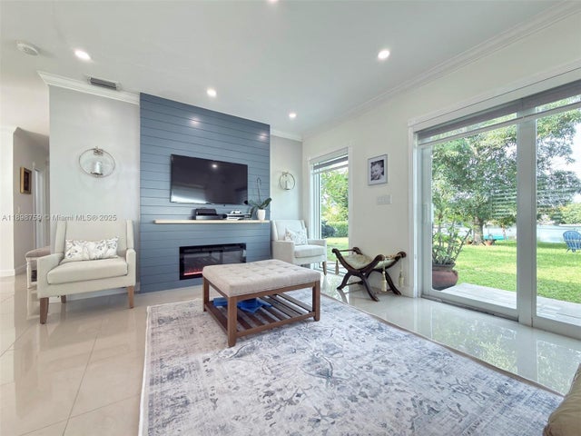 5 of 29 - 6340 W 14th Ave, Hialeah, FL