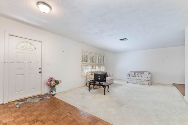 4 of 27 - 10533 Sw 114th St, Miami, FL