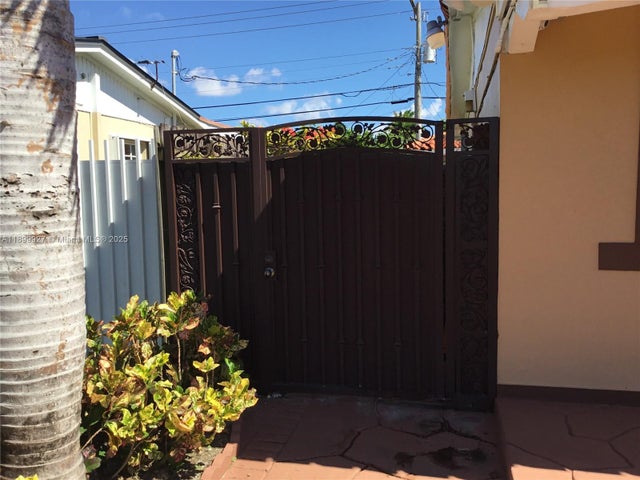 5 of 58 - 1901 Sw 90th Ave, Miami, FL