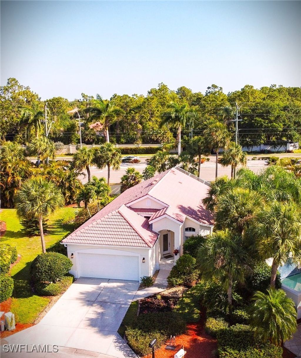 102 Palm Frond Ct, Naples