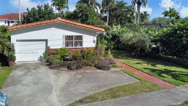 2 of 33 - 2711 Red Rd, Coral Gables, FL