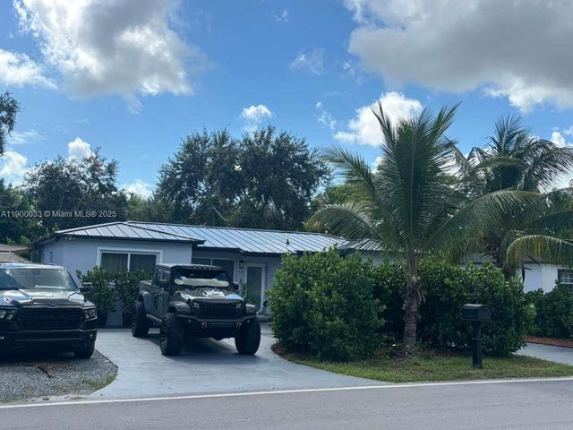 2 of 51 - 1430 Ne 149th St, Miami, FL