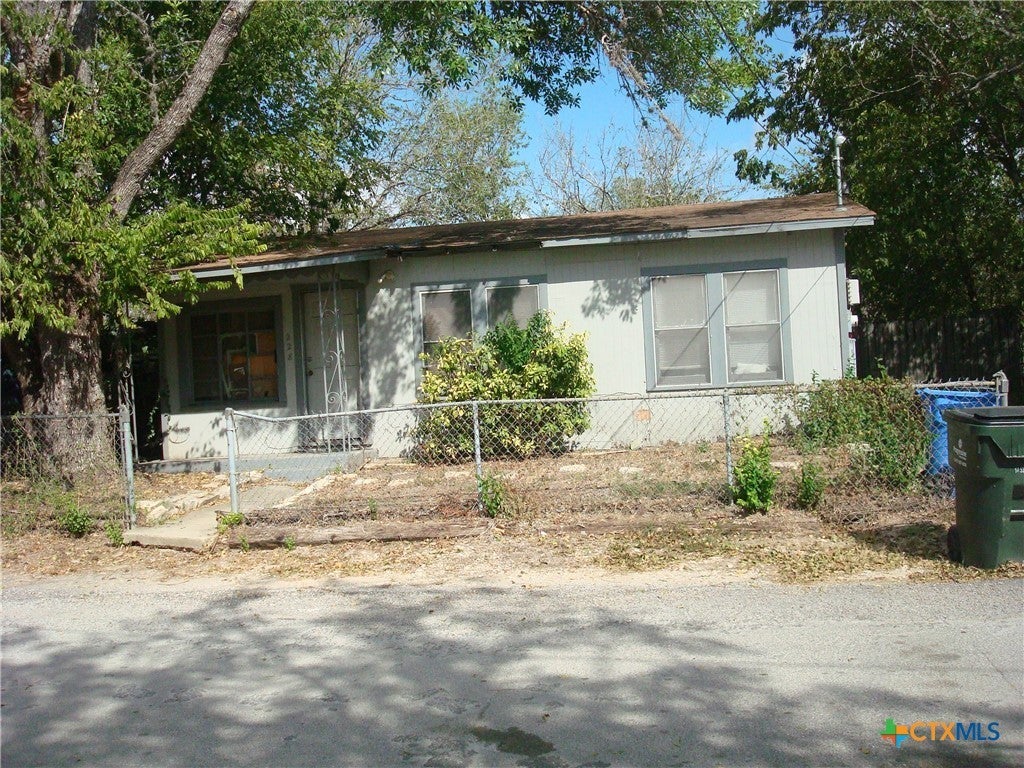 228 Lopez Street, Seguin