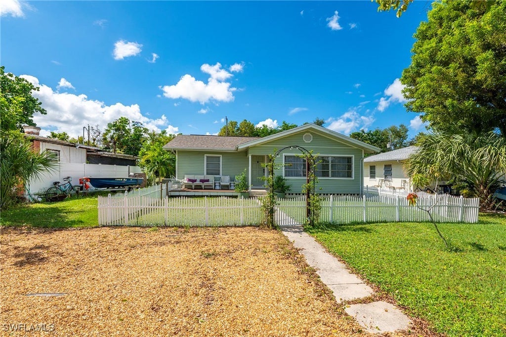 2432 Washington Ave, Naples