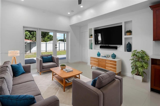 4 of 42 - 1429 Rodman St, Hollywood, FL