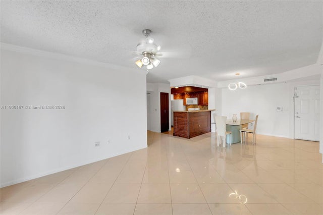 5 of 40 - 1900 Van Buren St 206b, Hollywood, FL