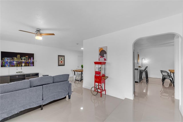 4 of 56 - 3961 Nw 34th Ave, Lauderdale Lakes, FL