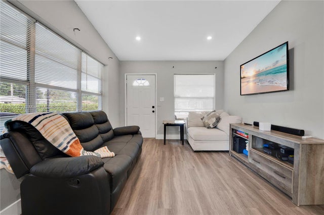 5 of 29 - 1841 Nw 26th Ave, Fort Lauderdale, FL