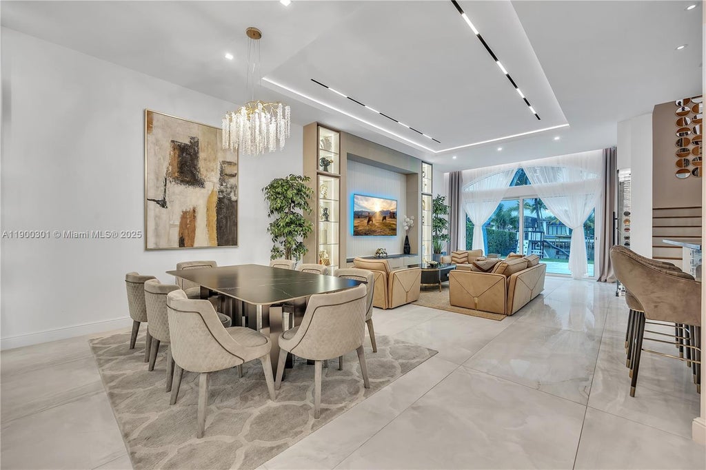 1594 Shoreline Way, Hollywood