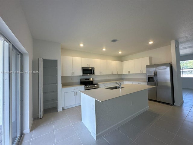 2 of 10 - 13249 Sw 189th Ter, Miami, FL