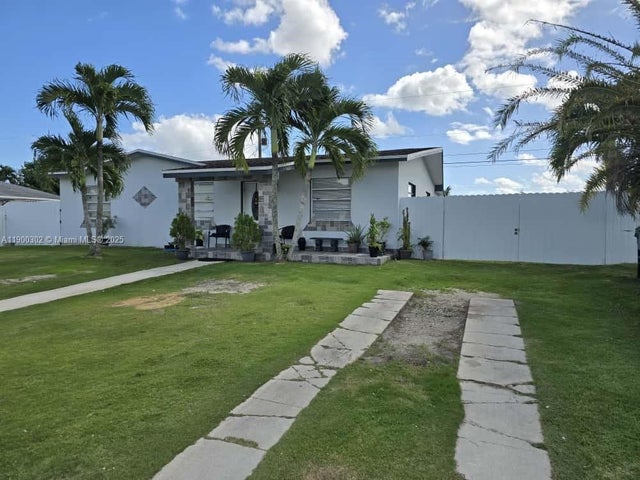 2 of 34 - 12530 Sw 185th St, Miami, FL