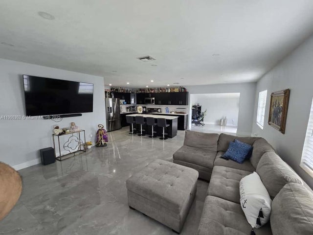 4 of 34 - 12530 Sw 185th St, Miami, FL