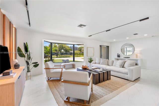 2 of 25 - 2415 Ne 35th Dr, Fort Lauderdale, FL