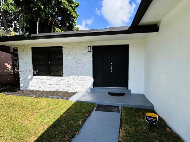 3 of 32 - 275 Ne 173rd St, North Miami Beach, FL