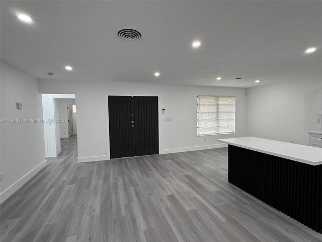 4 of 32 - 275 Ne 173rd St, North Miami Beach, FL