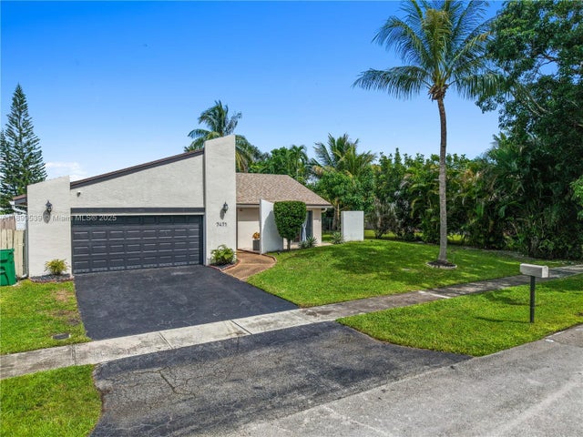 2 of 39 - 7471 Nw 35th St, Lauderhill, FL