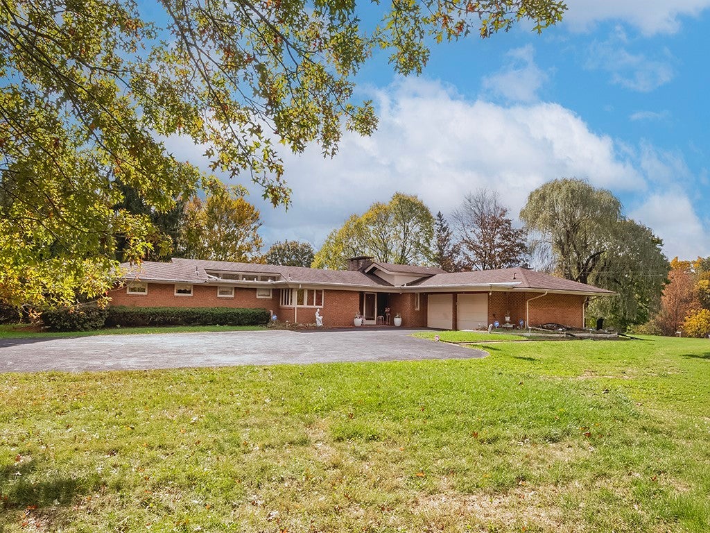 4555 Glen Eden Road, Cranberry