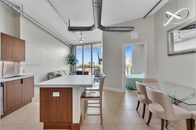 3029 Ne 188th St 503, Aventura