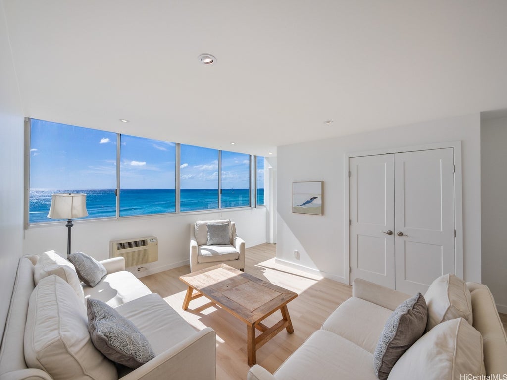 (unit #901) 2500 Kalakaua Avenue, Honolulu