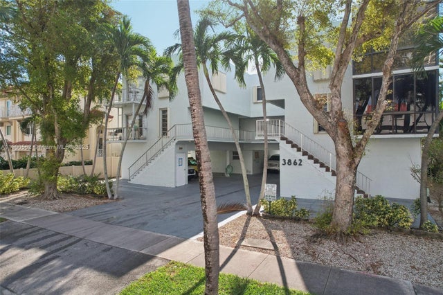 5 of 61 - 3862 Ne 171st St E, North Miami Beach, FL
