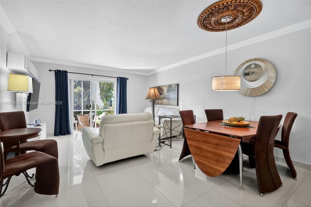 5 of 32 - 17090 Ne 14th Ave 103, Miami, FL