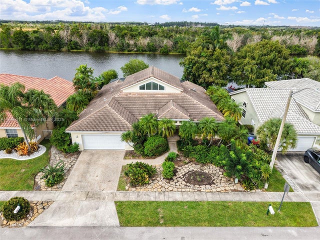 1 of 60 - 20211 Nw 10th St, Pembroke Pines, FL