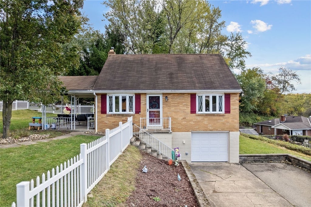 102 Blaze Drive, Ross