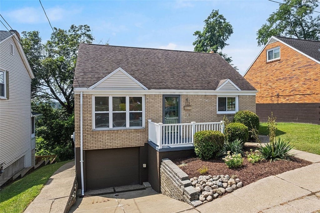 222 Kathleen Street, Mt Washington