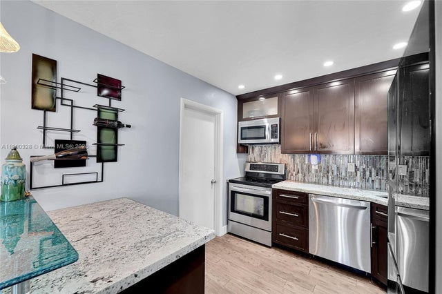 4 of 29 - 8370 Nw 185th St, Hialeah, FL