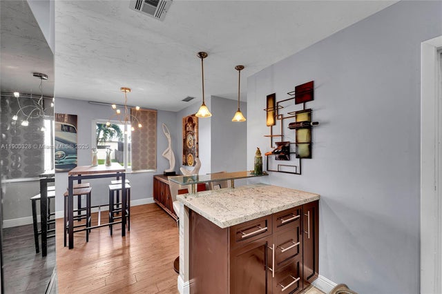 5 of 29 - 8370 Nw 185th St, Hialeah, FL