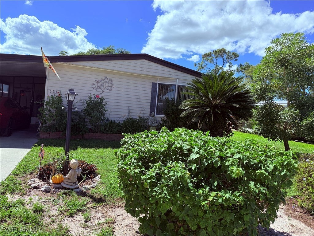 621 Charlemagne Blvd, Naples