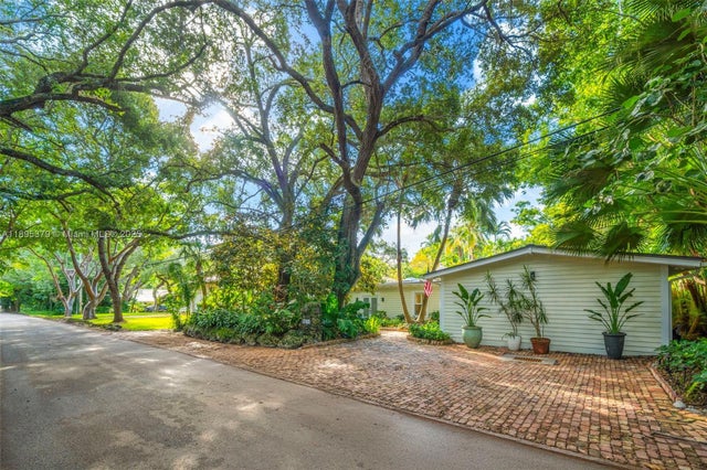 5 of 44 - 3610 Avocado Ave, Miami, FL