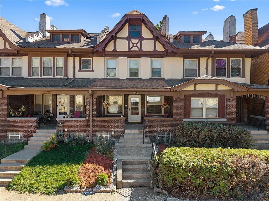 1642 Jancey Street, Morningside