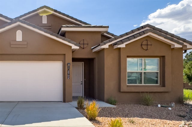 2702 La Luz De Cristo, Santa Fe