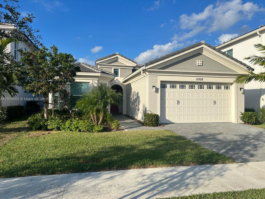 15558 Goldfinch Cir, Westlake