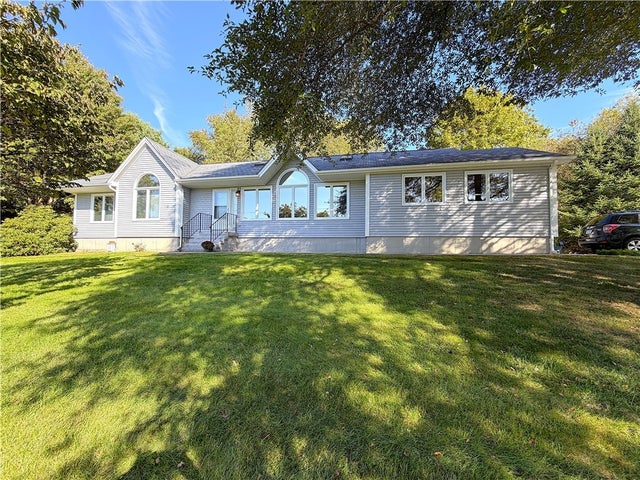 398 Sampan Ave, Jamestown