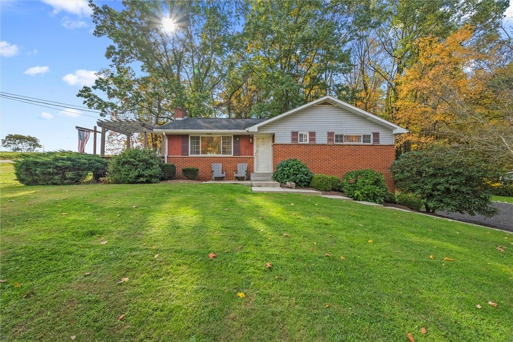 130 Hidden Hill Road, Clinton