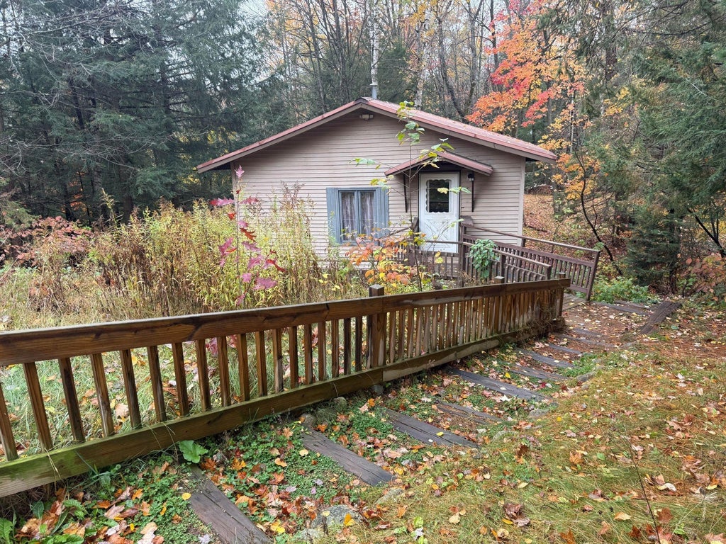 N8942 Forest Rd, Deerbrook