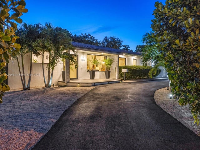 4 of 100 - 11504 Ne 6th Ave, Biscayne Park, FL